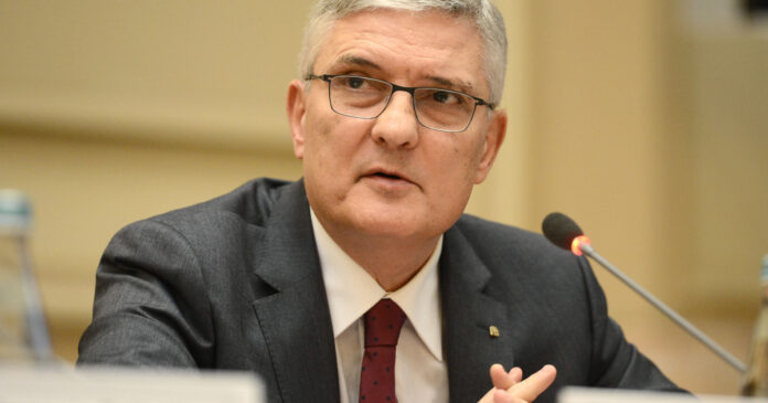Daniel Dăianu: Creșterea taxelor a fost inevitabilă din cauza deficitului bugetar