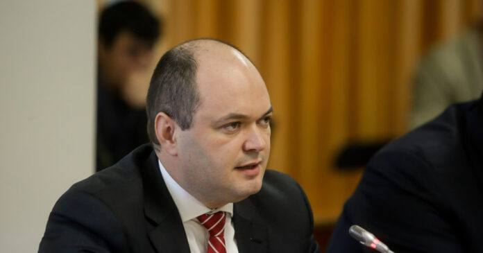 Ionuț Dumitru: Degradarea ratingului de țară ar bloca finanțarea și investitorii importanți