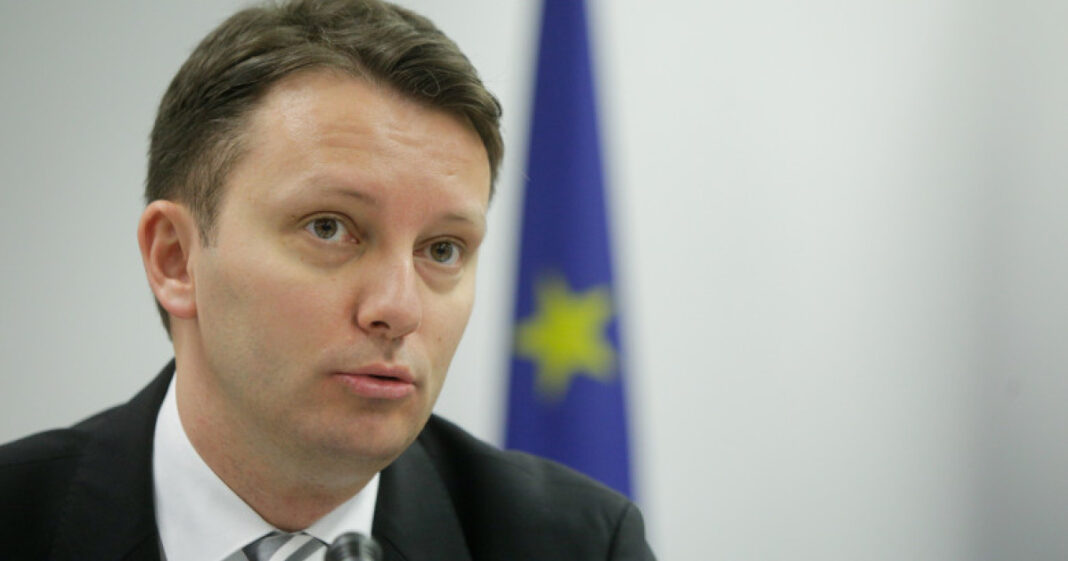 Mureşan îl compară pe Manole cu un elev corigent în disputa privind Legea salarizării