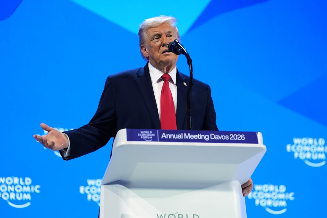 Operatorul de teleprompter al lui Trump, Gabriel Perez, acuzat că a câștigat 100.000 de dolari din pariuri Operatorul de teleprompter al lui Trump, Gabriel Perez, acuzat că a câștigat 100.000 de dolari din pariuri