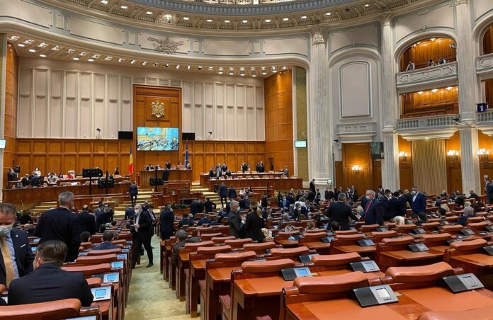 PNL și USR propun obligația depunerii declarațiilor de interese financiare pentru demnitari PNL și USR propun obligația depunerii declarațiilor de interese financiare pentru demnitari
