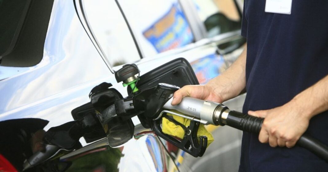 Senatul a votat prelungirea stării de criză pe piața carburanților până în 31 octombrie 2026