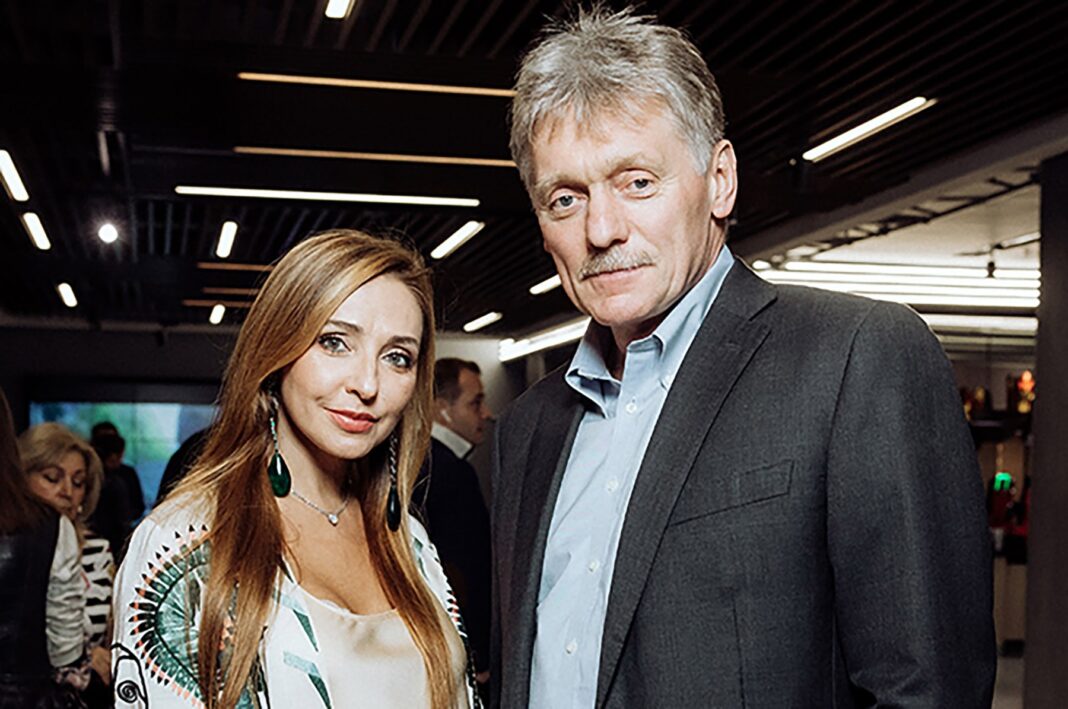 Tatiana Navka, soția lui Dmitri Peskov, solicită anularea sancțiunilor UE și despăgubiri de 2 milioane de euro Tatiana Navka, soția lui Dmitri Peskov, solicită anularea sancțiunilor UE și despăgubiri de 2 milioane de euro