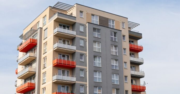 Vânzările de apartamente scad cu 9%, prețurile cresc cu 12,5% în București, afirmă Gabriel Biriș