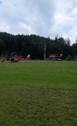 VIDEO Prahova: Două victime ale accidentului din Bucegi – duse cu elicopterul la București; a treia – la Brașov VIDEO Prahova: Două victime ale accidentului din Bucegi - duse cu elicopterul la București; a treia - la Brașov