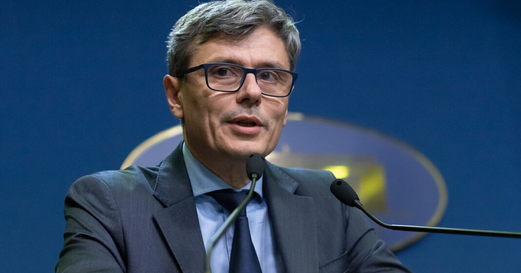 Virgil Popescu avertizează asupra vulnerabilității sistemului energetic după oprirea Reactorului 1 de la Cernavodă Virgil Popescu avertizează asupra vulnerabilității sistemului energetic după oprirea Reactorului 1 de la Cernavodă