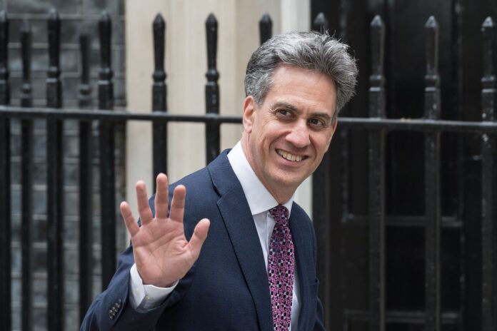 Warren Stephens, ambasadorul SUA, ignoră insultele anterioare ale lui Ed Miliband la adresa lui Trump