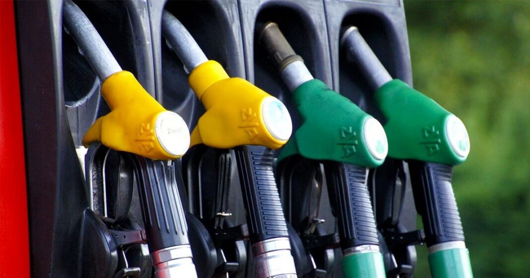 Consiliul Concurenței solicită clarificări de la Petrotel, Lukoil și Nis Petrol privind adaosul comercial Consiliul Concurenței solicită clarificări de la Petrotel, Lukoil și Nis Petrol privind adaosul comercial