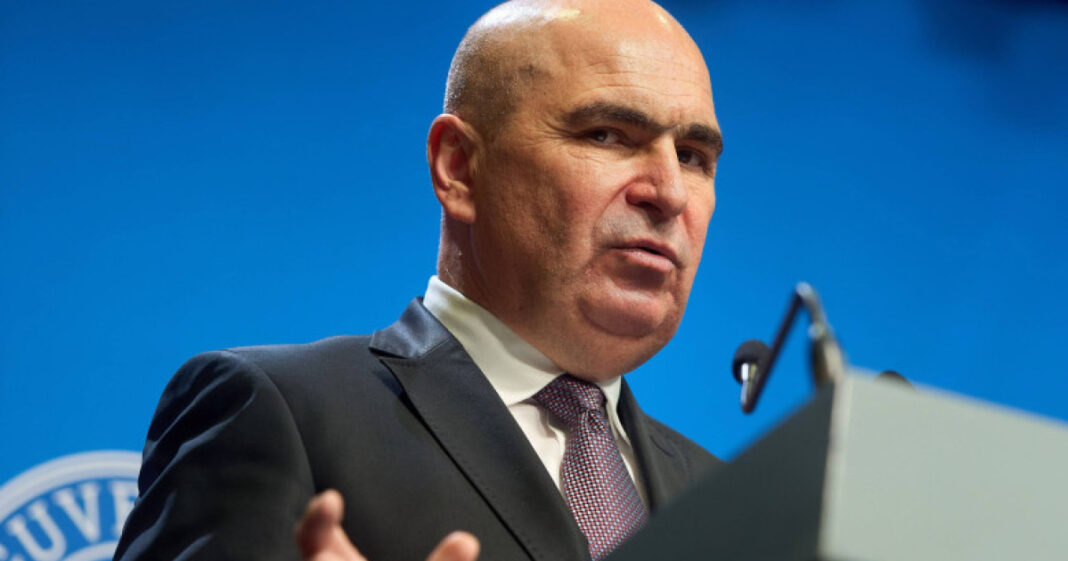 Ilie Bolojan: Riscul derapajului fără legea salarizării în 2027 și 2028 Ilie Bolojan: Riscul derapajului fără legea salarizării în 2027 și 2028