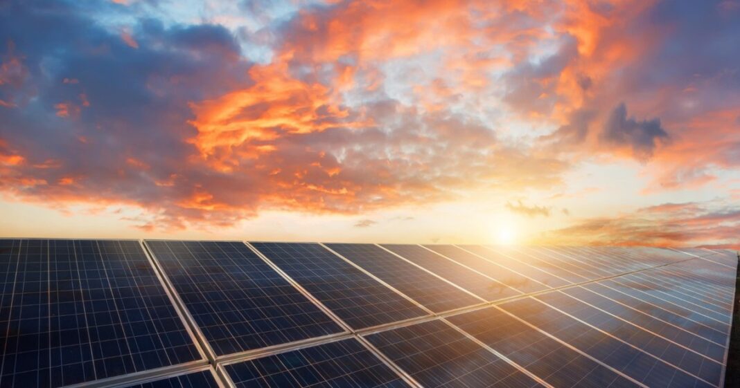 Românii investesc în panouri fotovoltaice fără așteptarea subvențiilor statului Românii investesc în panouri fotovoltaice fără așteptarea subvențiilor statului