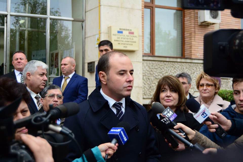Alexandru Muraru îl critică pe președintele Nicușor Dan pentru apelul la consens parlamentar Alexandru Muraru îl critică pe președintele Nicușor Dan pentru apelul la consens parlamentar