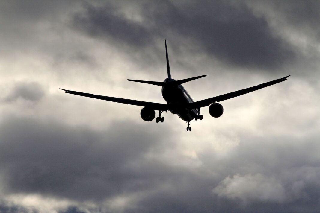 Companiile aeriene iraniene, interzise să zboare în statele vecine, după sancțiunile SUA Companiile aeriene iraniene, interzise să zboare în statele vecine, după sancțiunile SUA