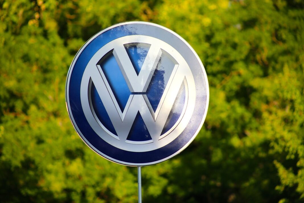 Volkswagen și Audi rechemă aproape 3 milioane de autoturisme din cauza unei defectiuni la direcție Volkswagen și Audi rechemă aproape 3 milioane de autoturisme din cauza unei defectiuni la direcție