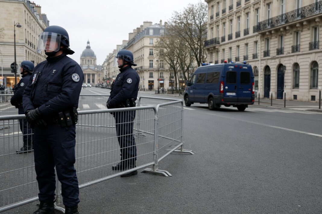 Protestele franceze împotriva scumpirilor se lovesc de violență și de o reacție dură a guvernului