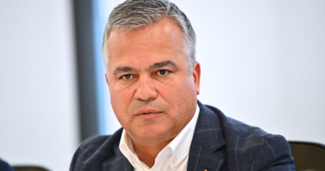 Adrian Veștea atacă conducerea PNL pentru susținerea Guvernului Niculescu Adrian Veștea atacă conducerea PNL pentru susținerea Guvernului Niculescu