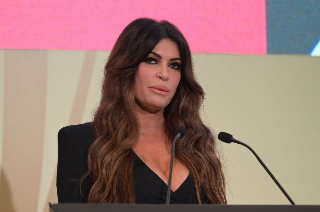 Casa Albă analizează înlocuirea ambasadoarei Kim Guilfoyle din Grecia după controverse recente Casa Albă analizează înlocuirea ambasadoarei Kim Guilfoyle din Grecia după controverse recente