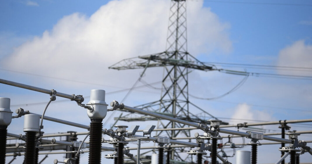 Comisia Europeană respinge propunerea unei taxe comune pe profiturile companiilor energetice Comisia Europeană respinge propunerea unei taxe comune pe profiturile companiilor energetice