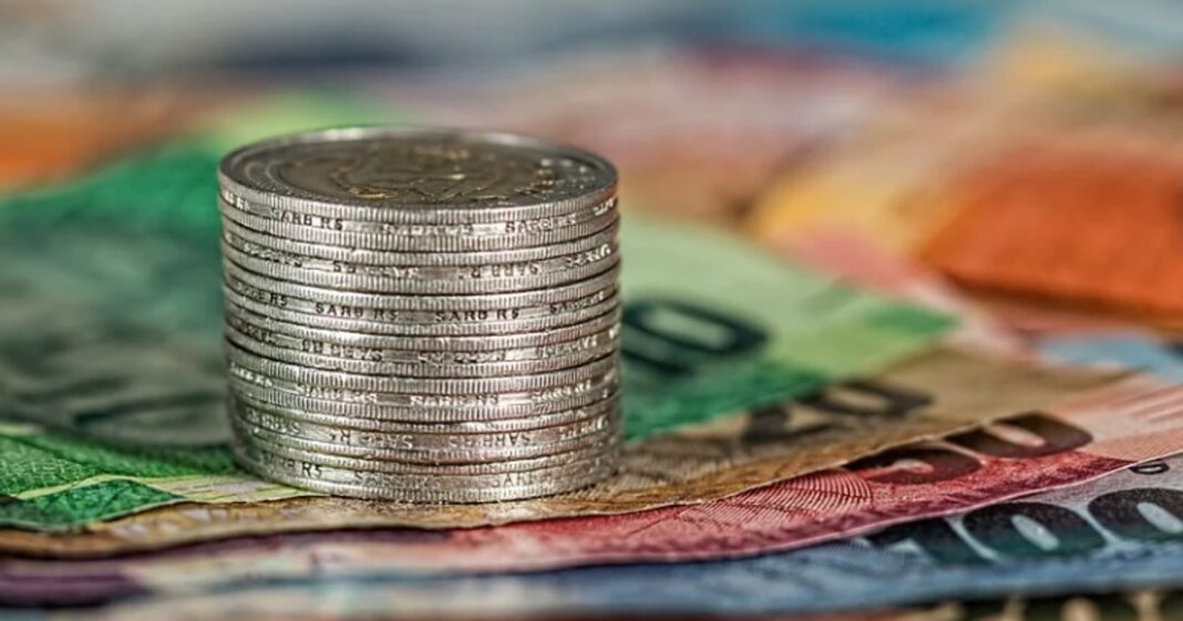 Curs valutar BNR 14 octombrie 2026: Euro și lira sterlină în creștere, dolarul în scădere