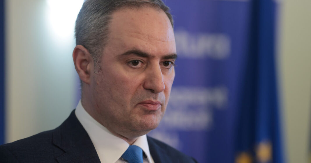 S&P reconfirmă ratingul României la „BBB-”, dar perspectiva rămâne negativă